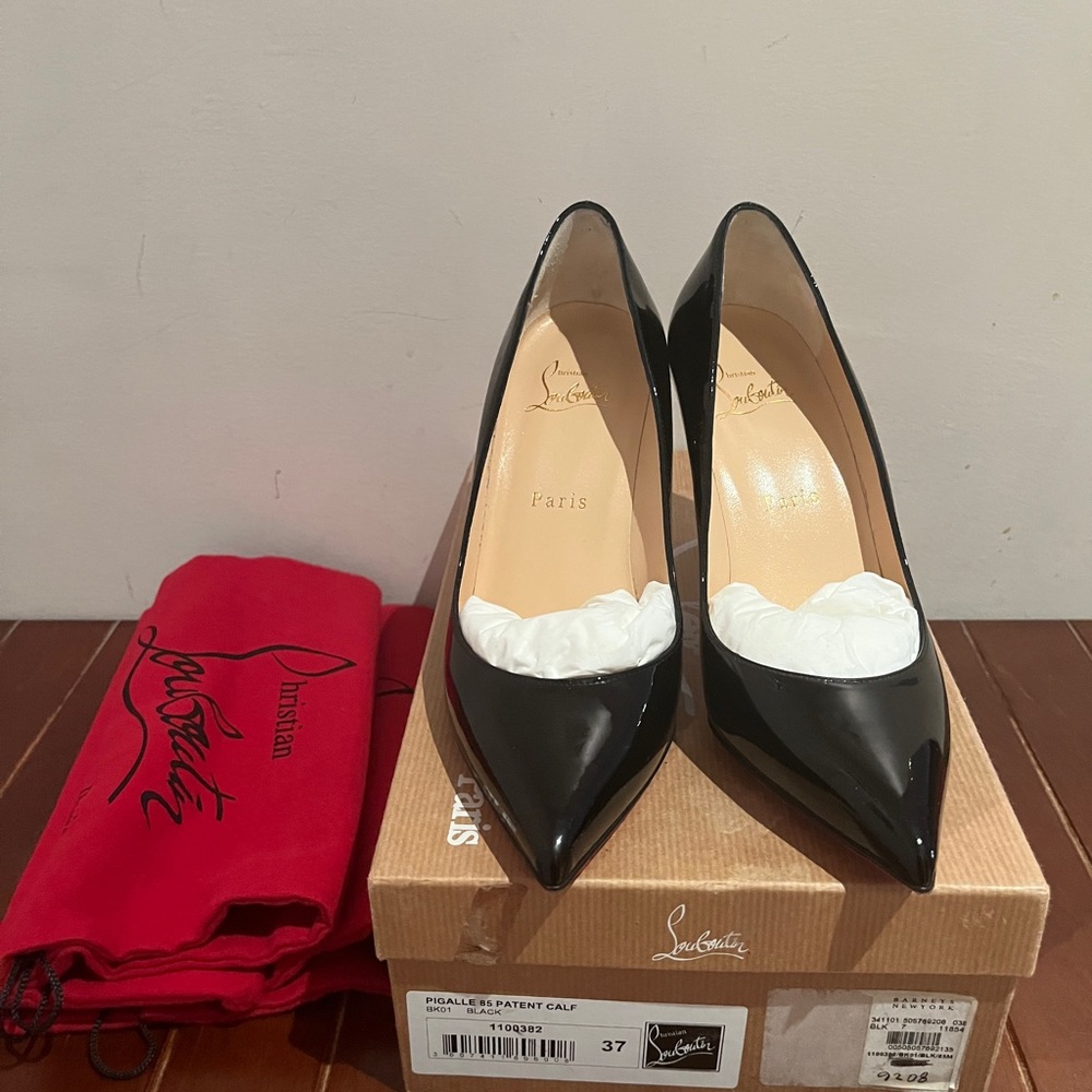 ‼️SOLD‼️ 💯% Authentic Christian Louboutin Pigalle 85 black patent leather